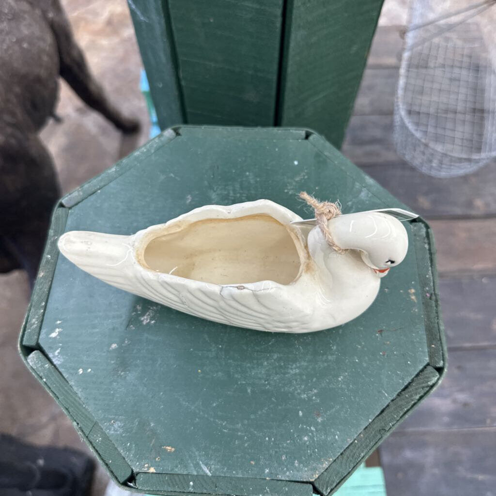 CERAMIC SWAN PLANTER
