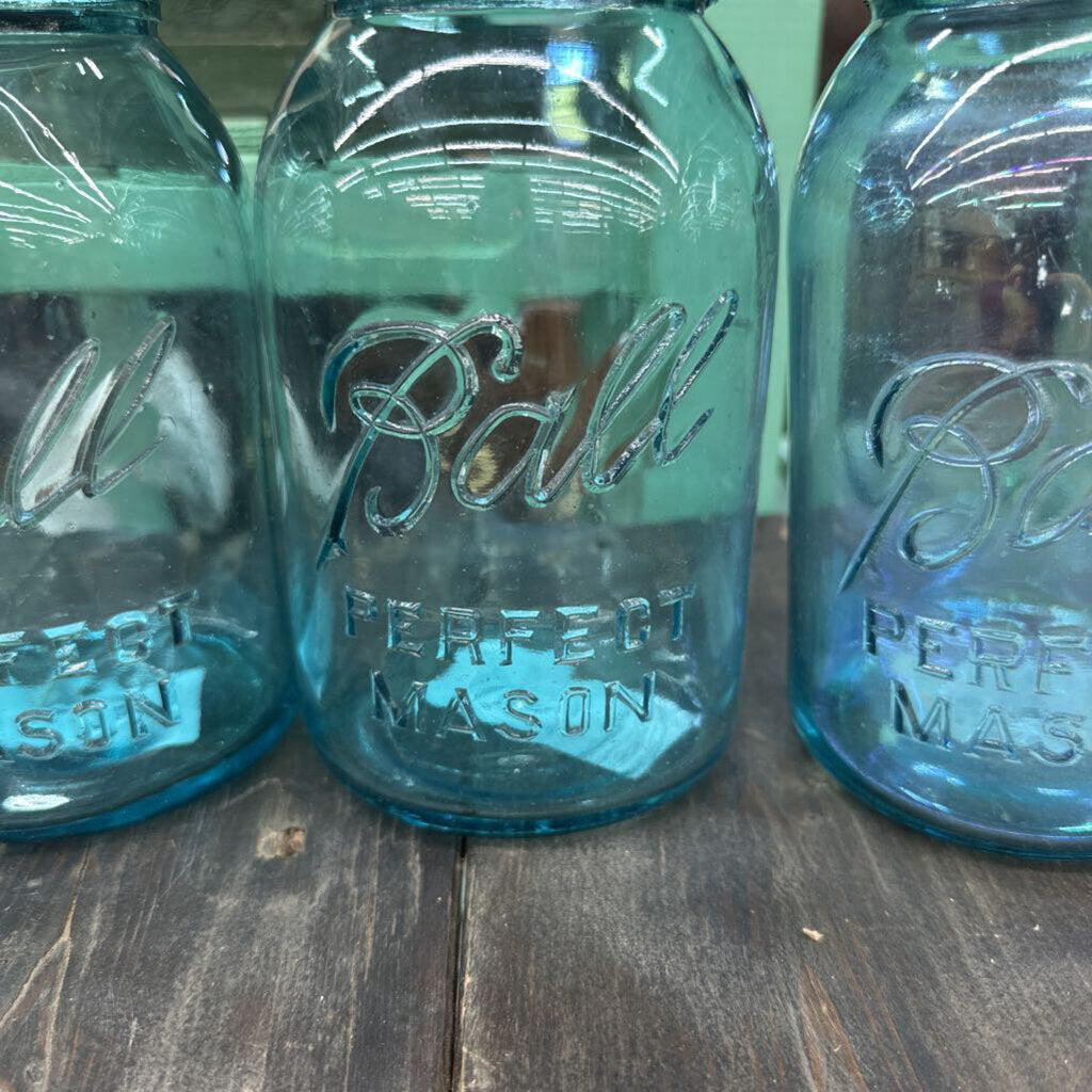 RARE 1923-1933 BALL PERFECT MASON GLASS JAR WITH ZINC LID