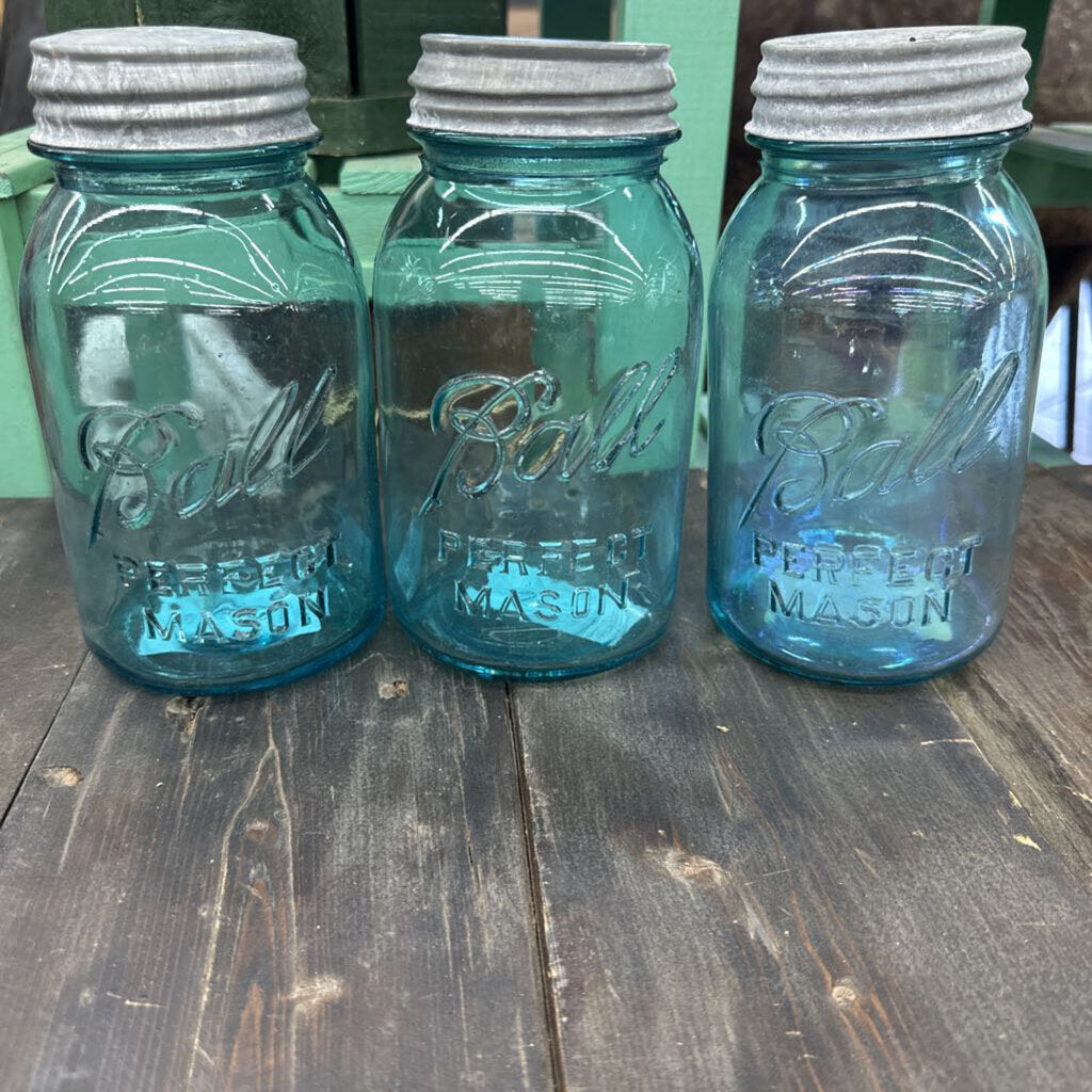RARE 1923-1933 BALL PERFECT MASON GLASS JAR WITH ZINC LID