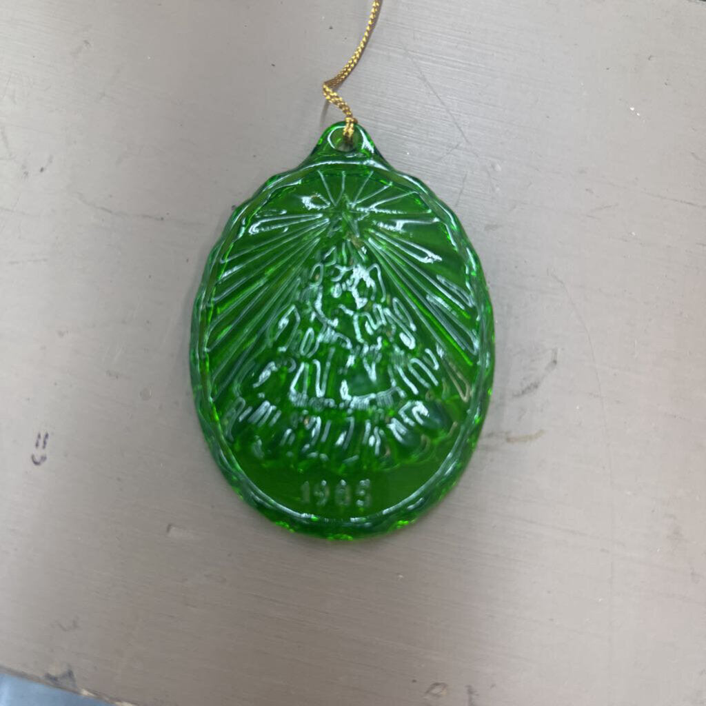 VINTAGE 1985 AVON ORNAMENT