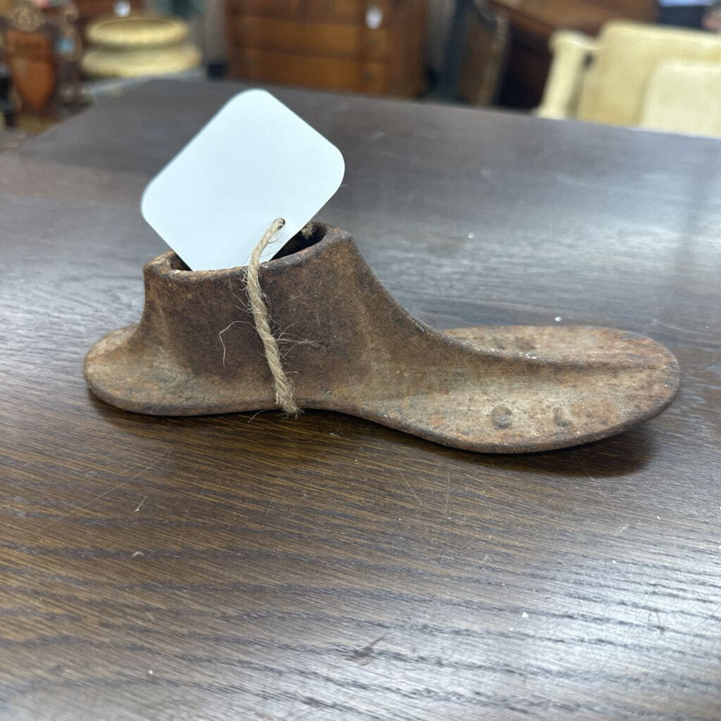 CAST IRON COBBLER'S SHOE LAST/MOLD