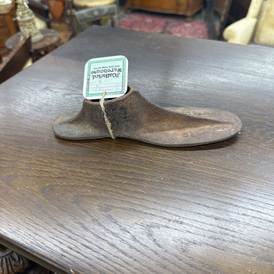 CAST IRON COBBLER'S SHOE LAST/MOLD