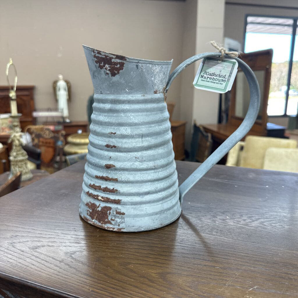 WATERING CAN