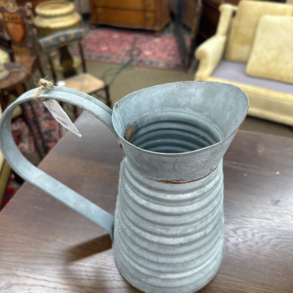 WATERING CAN