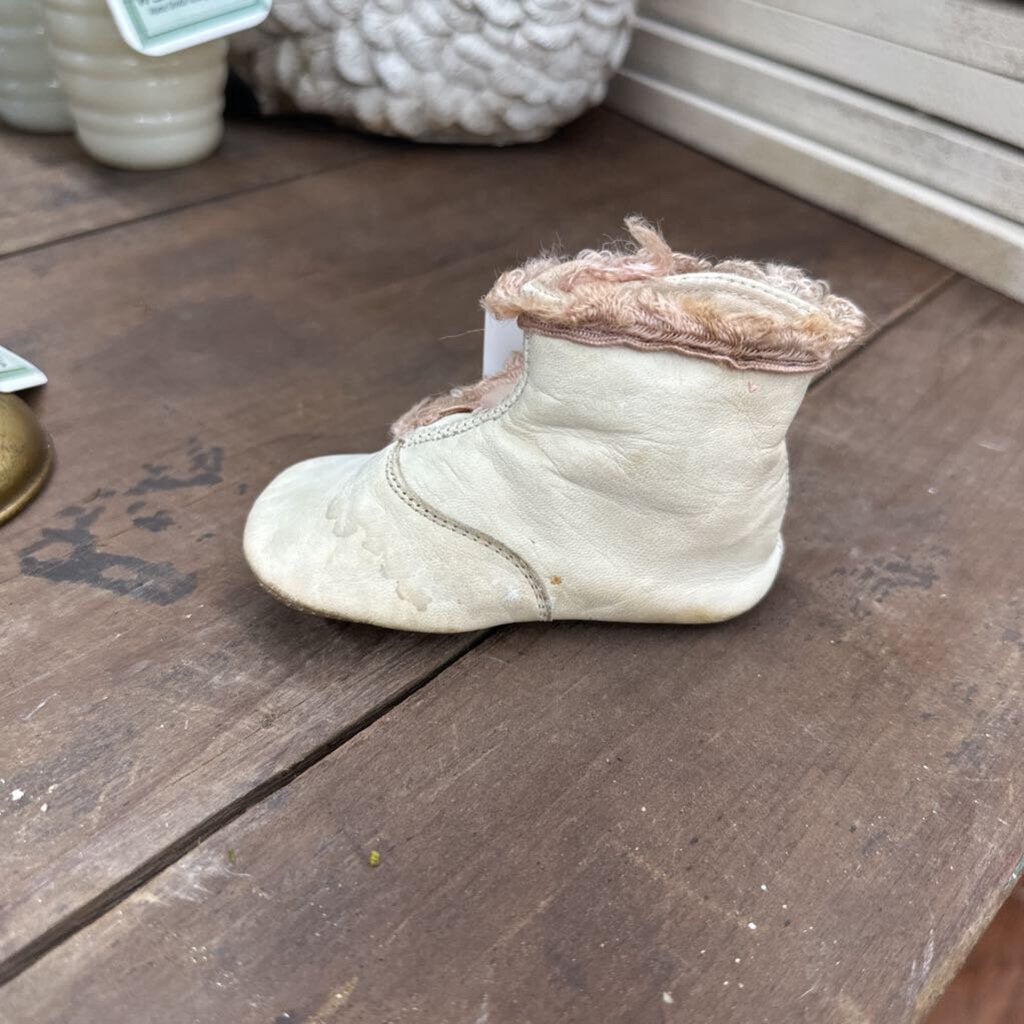 LEATHER BABY SHOE