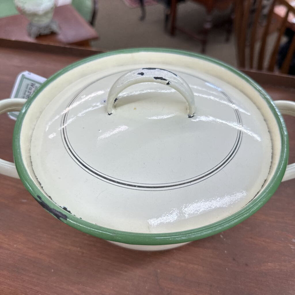DOUBLE HANDLE ENAMEL POT WITH LID