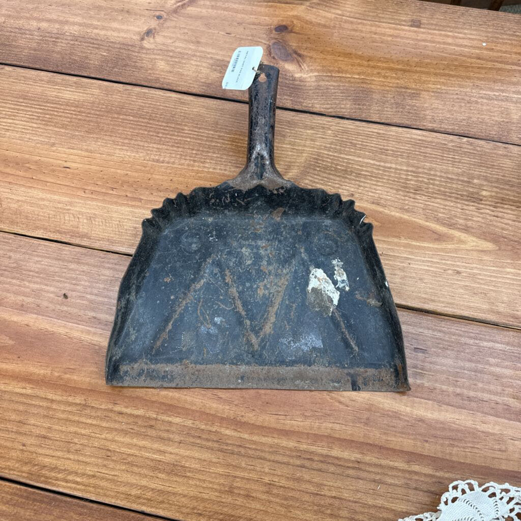 METAL DUST PAN