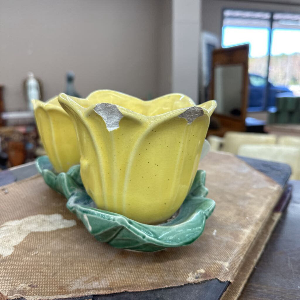 MCCOY POTTERY DOUBLE TULIP PLANTER