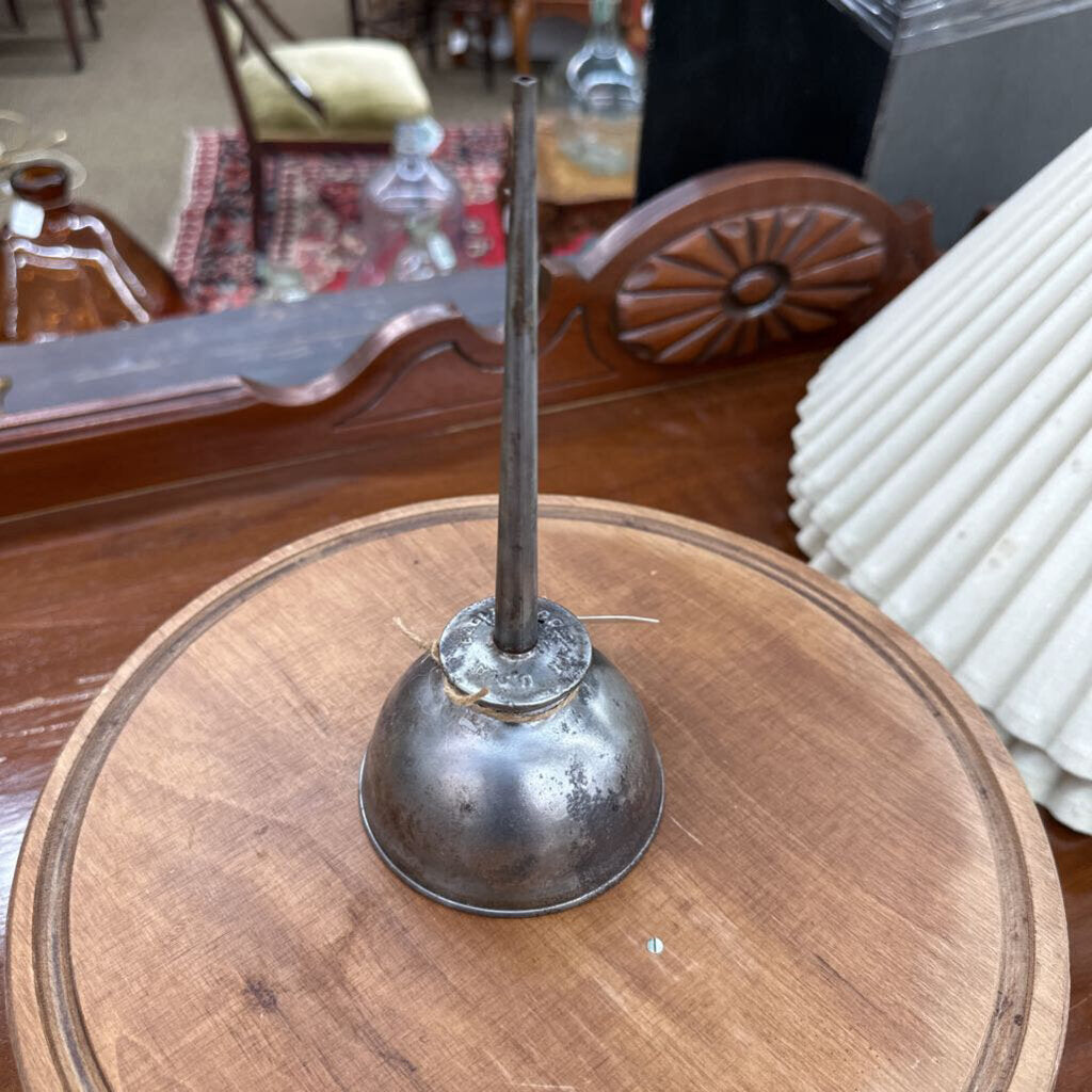 THUMB OIL CAN