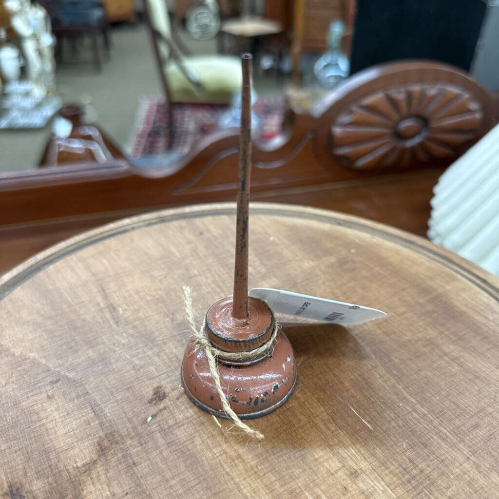 THUMB OIL CAN