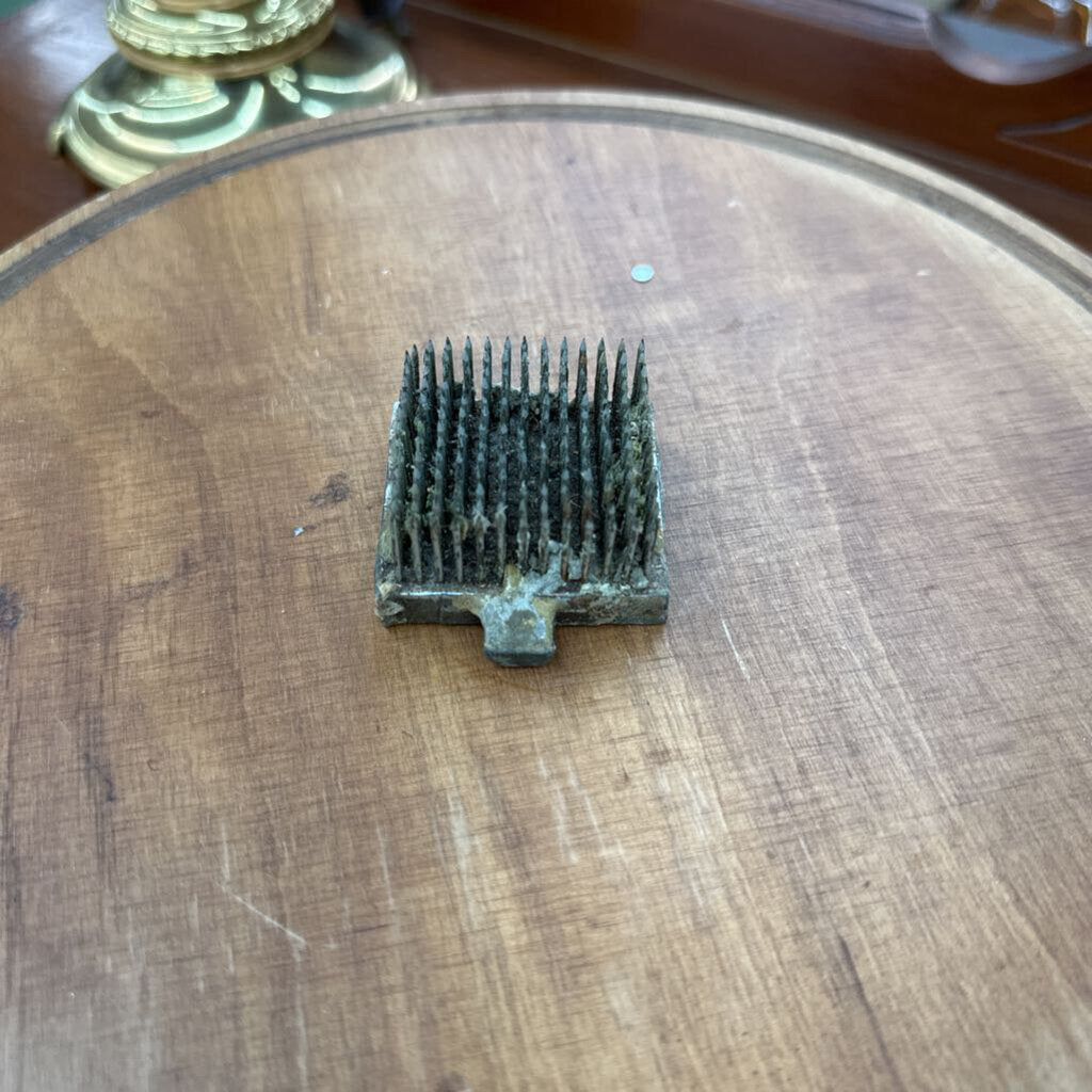 VINTAGE SQUARE METAL FLOWER FROG
