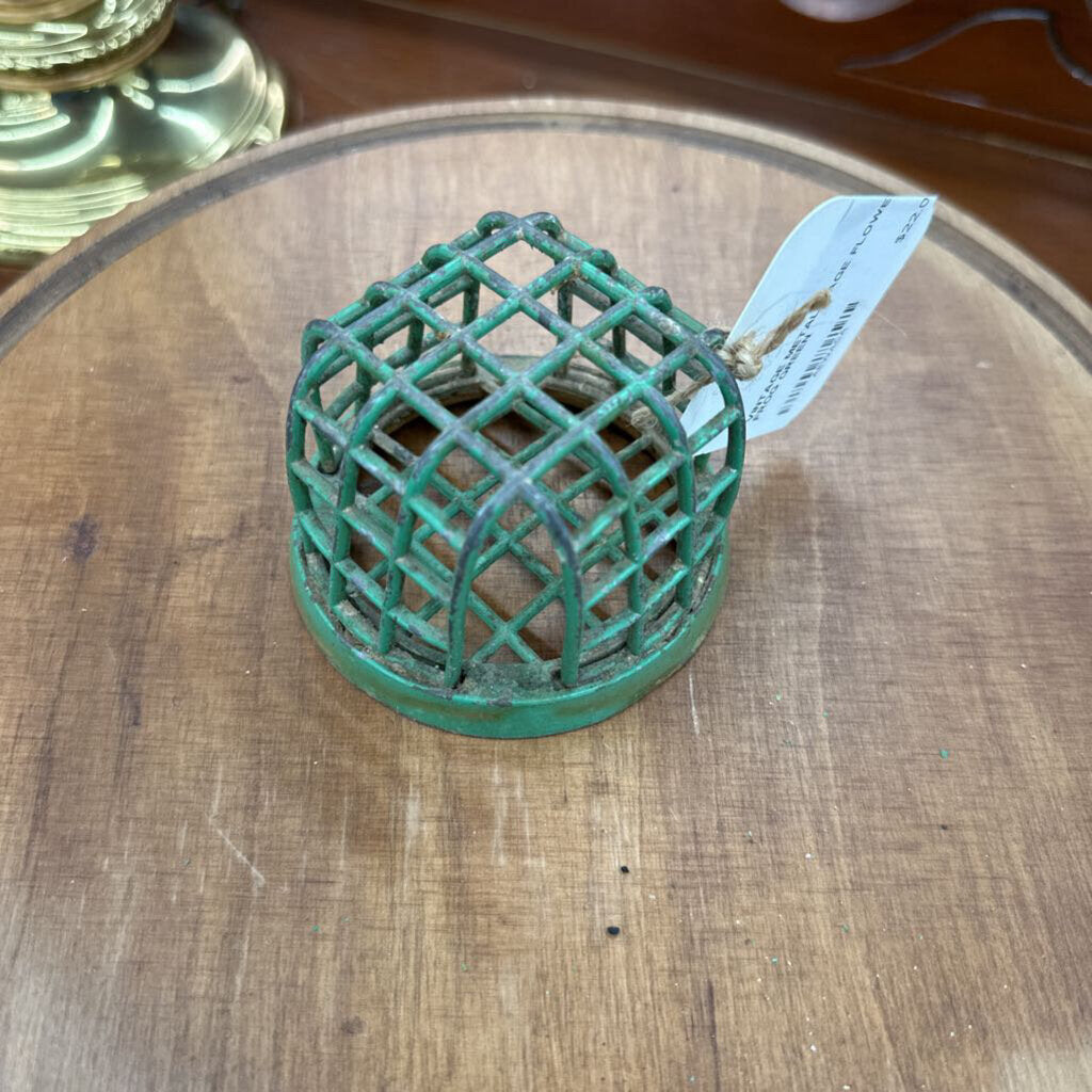 VINTAGE METAL CAGE FLOWER FROG