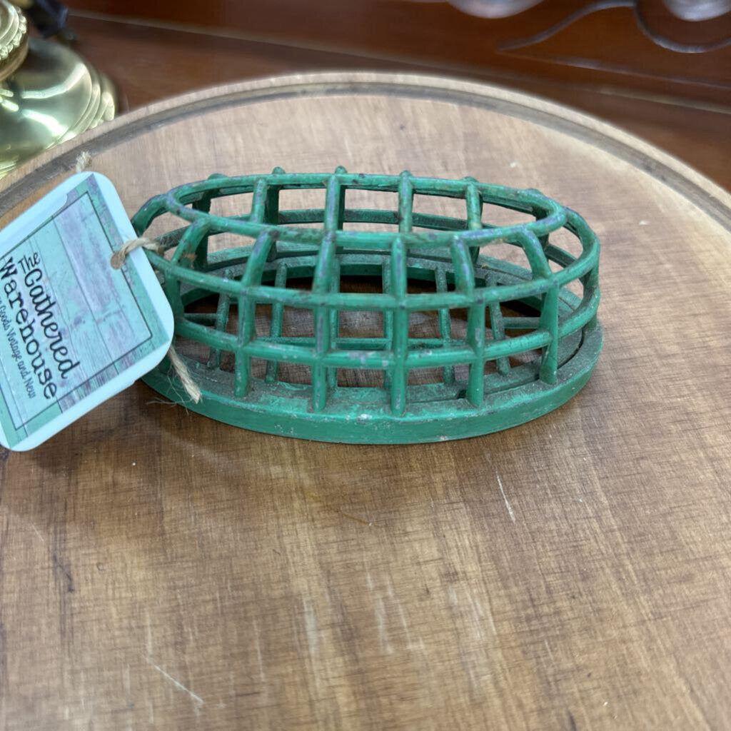 VINTAGE OVAL METAL CAGE FLOWER FROG