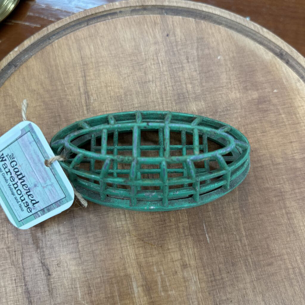 VINTAGE OVAL METAL CAGE FLOWER FROG