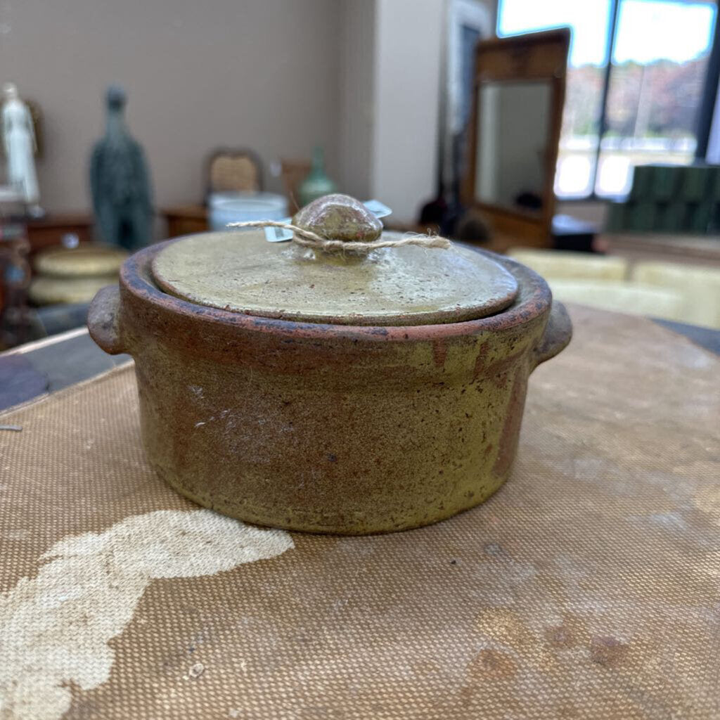 CLAY BAKER WITH LID