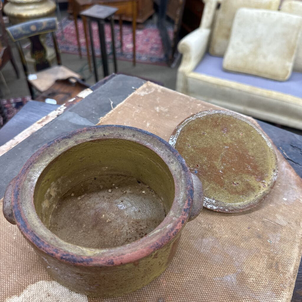 CLAY BAKER WITH LID