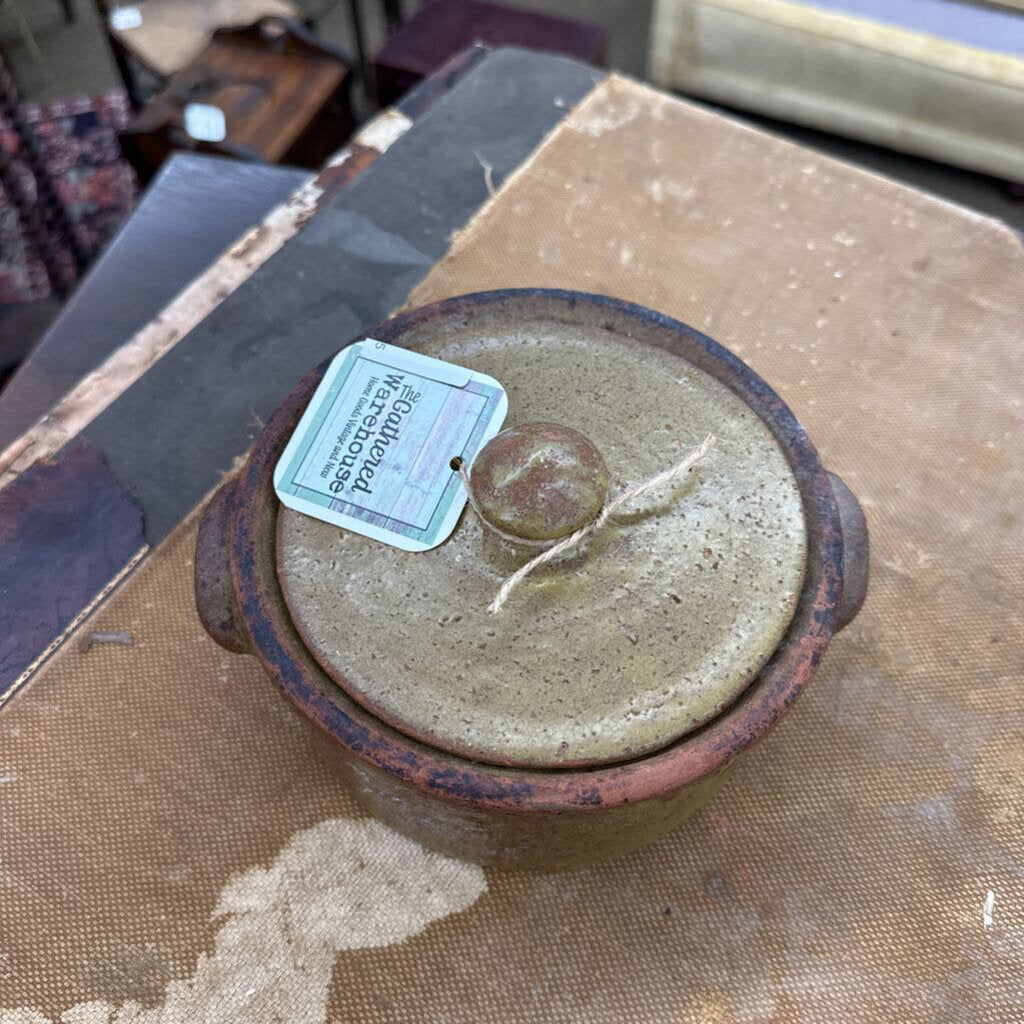 CLAY BAKER WITH LID