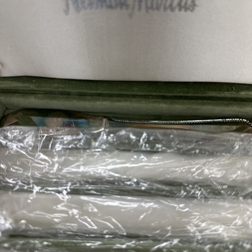 VINTAGE NEIMAN MARCUS SILVER-PLATED BUTTER KNIFE AND CHEESE SPREADER SET