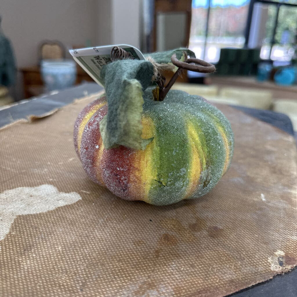 GLITTER STRIPED PUMPKIN