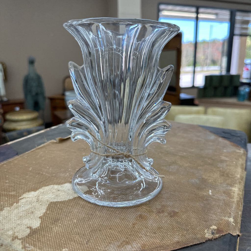 GLASS VASE