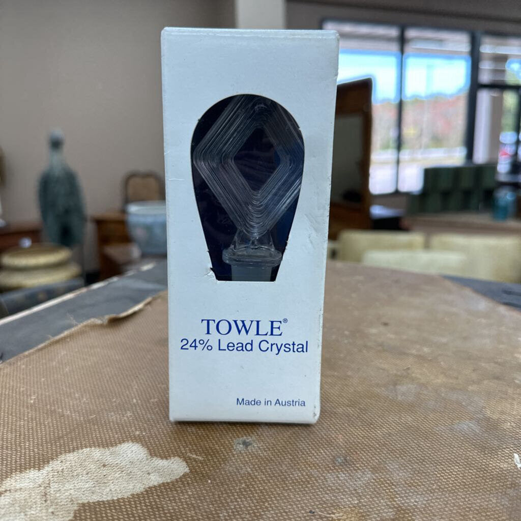 TOWLE CRYSTAL BOTTLE STOPPER IN BOX