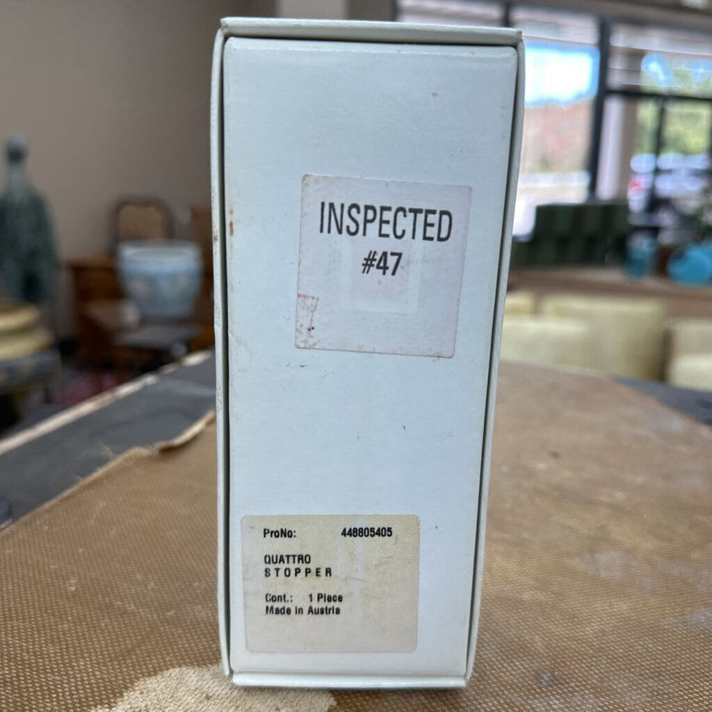 TOWLE CRYSTAL BOTTLE STOPPER IN BOX