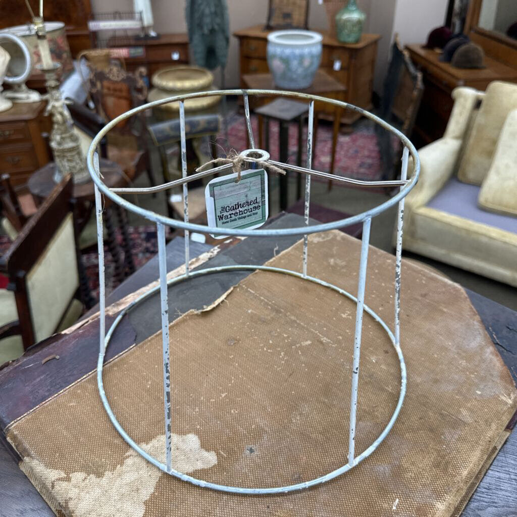 DECONSTRUCTED ROUND LAMP SHADE