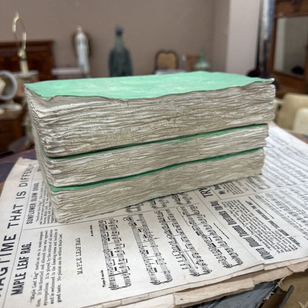 BOOK-SHAPED STORAGE BOX