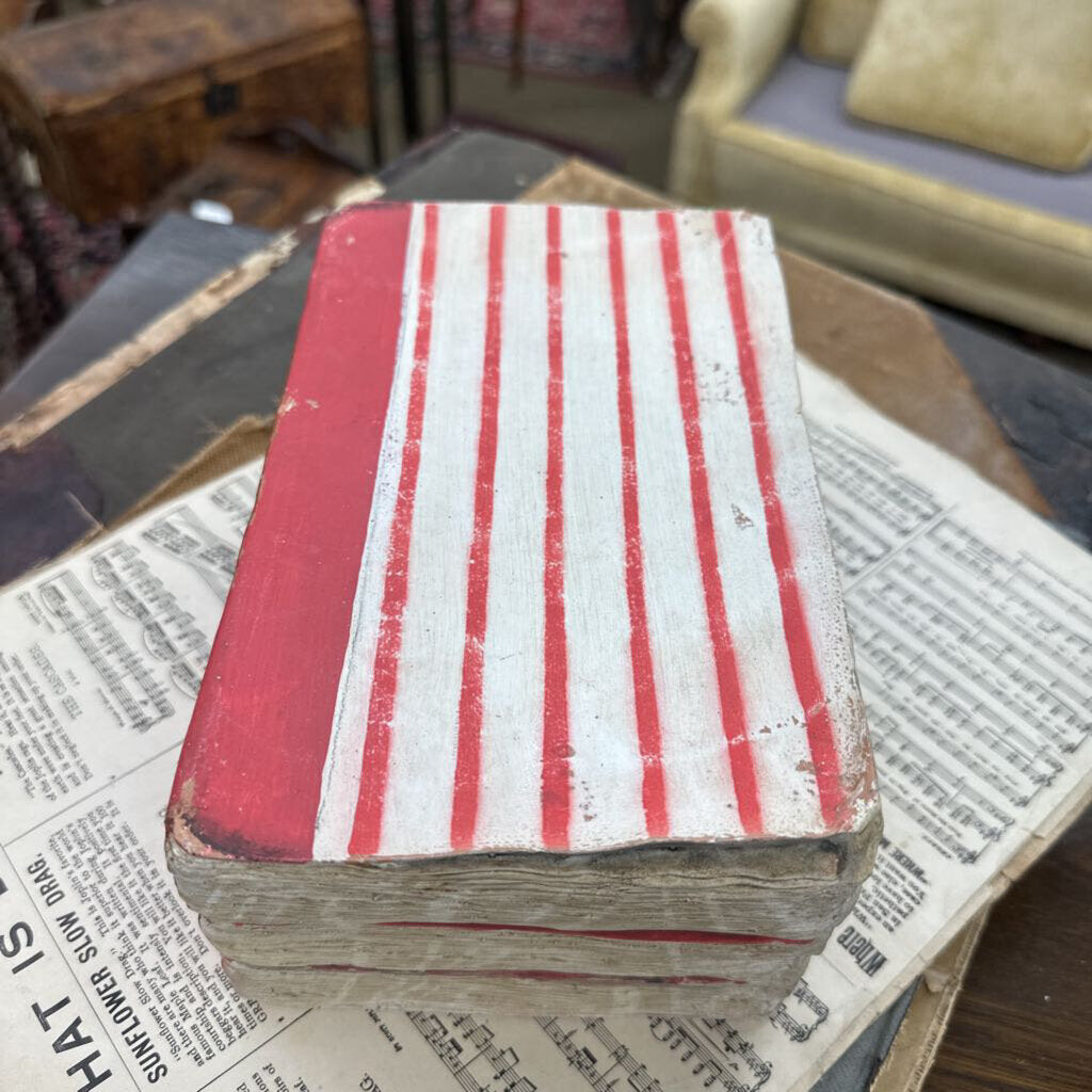 BOOK-SHAPED STORAGE BOX