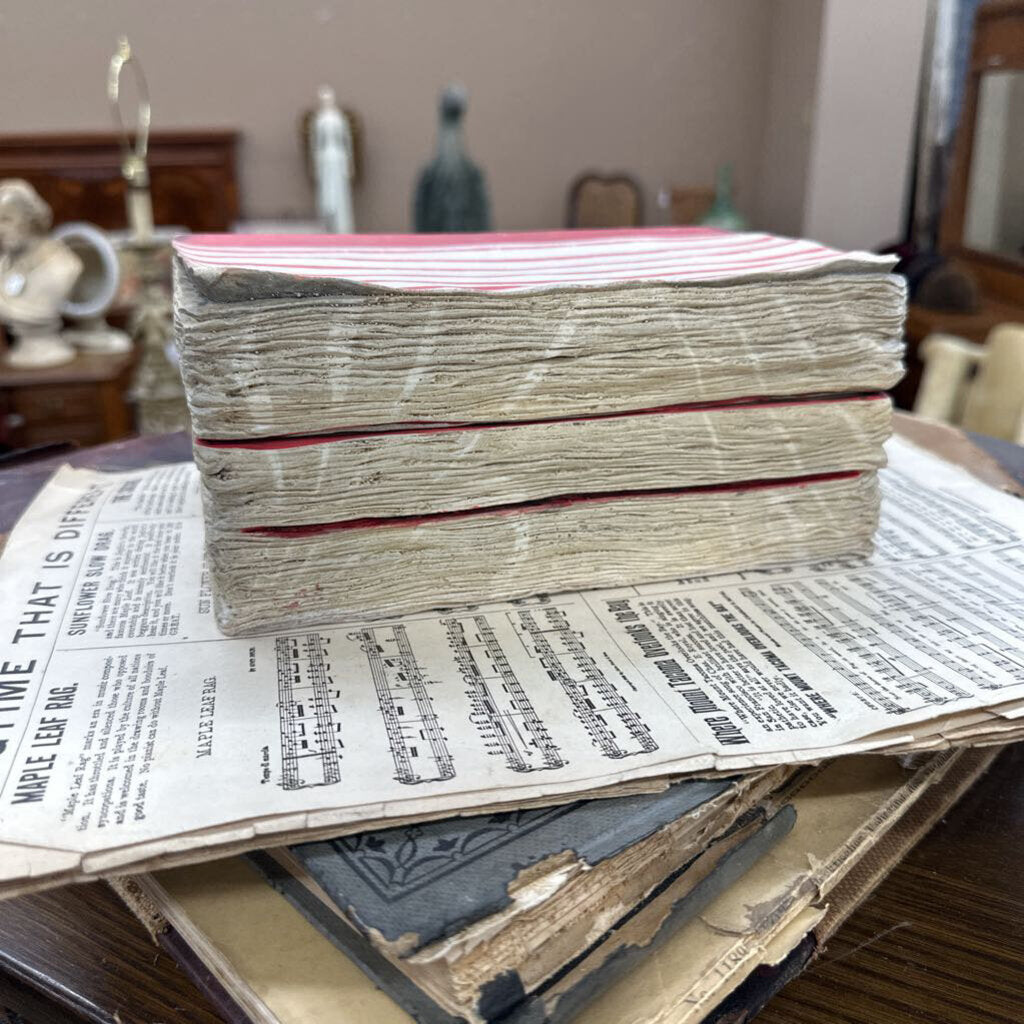 BOOK-SHAPED STORAGE BOX