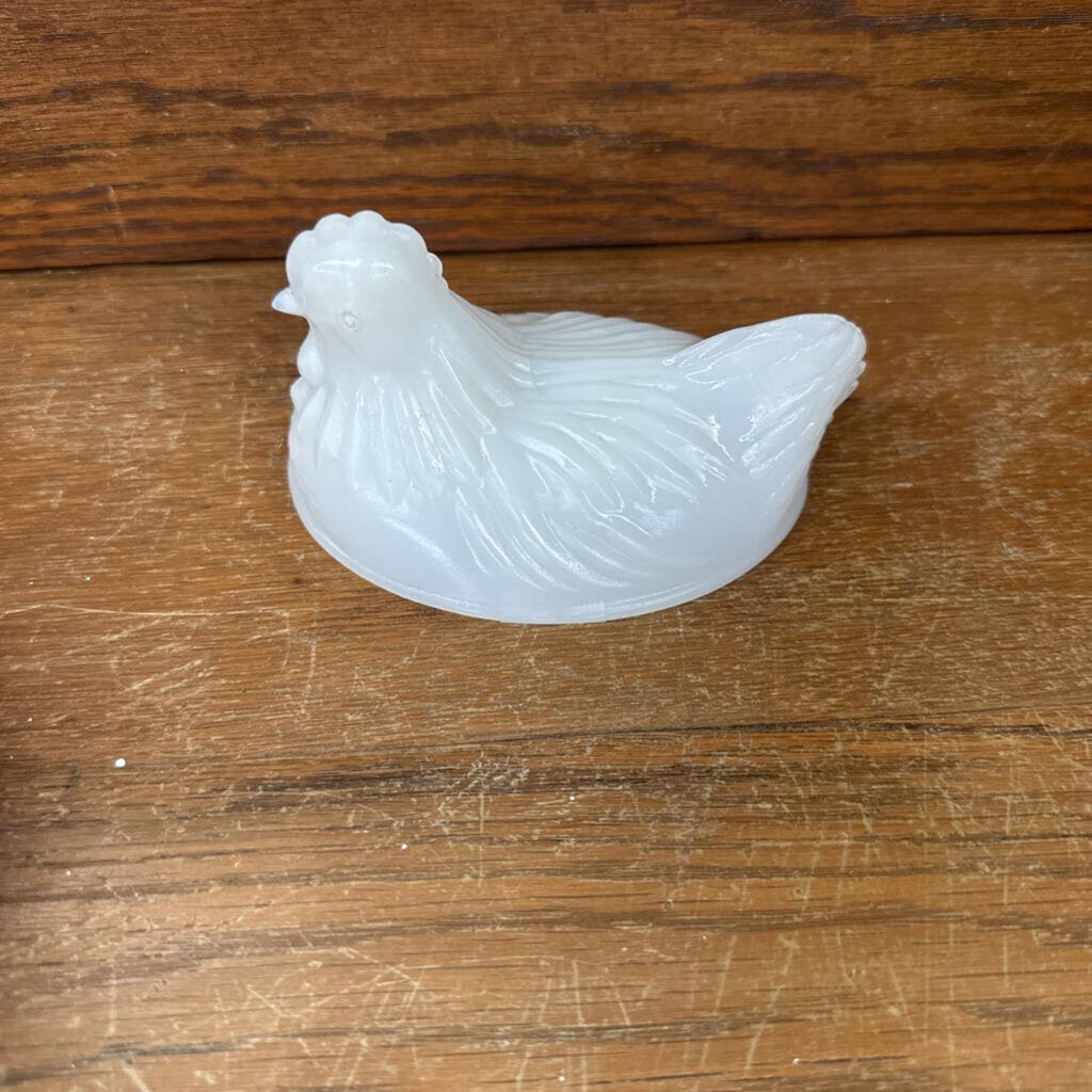 OPALESCENT MILK GLASS HEN W/O NEST