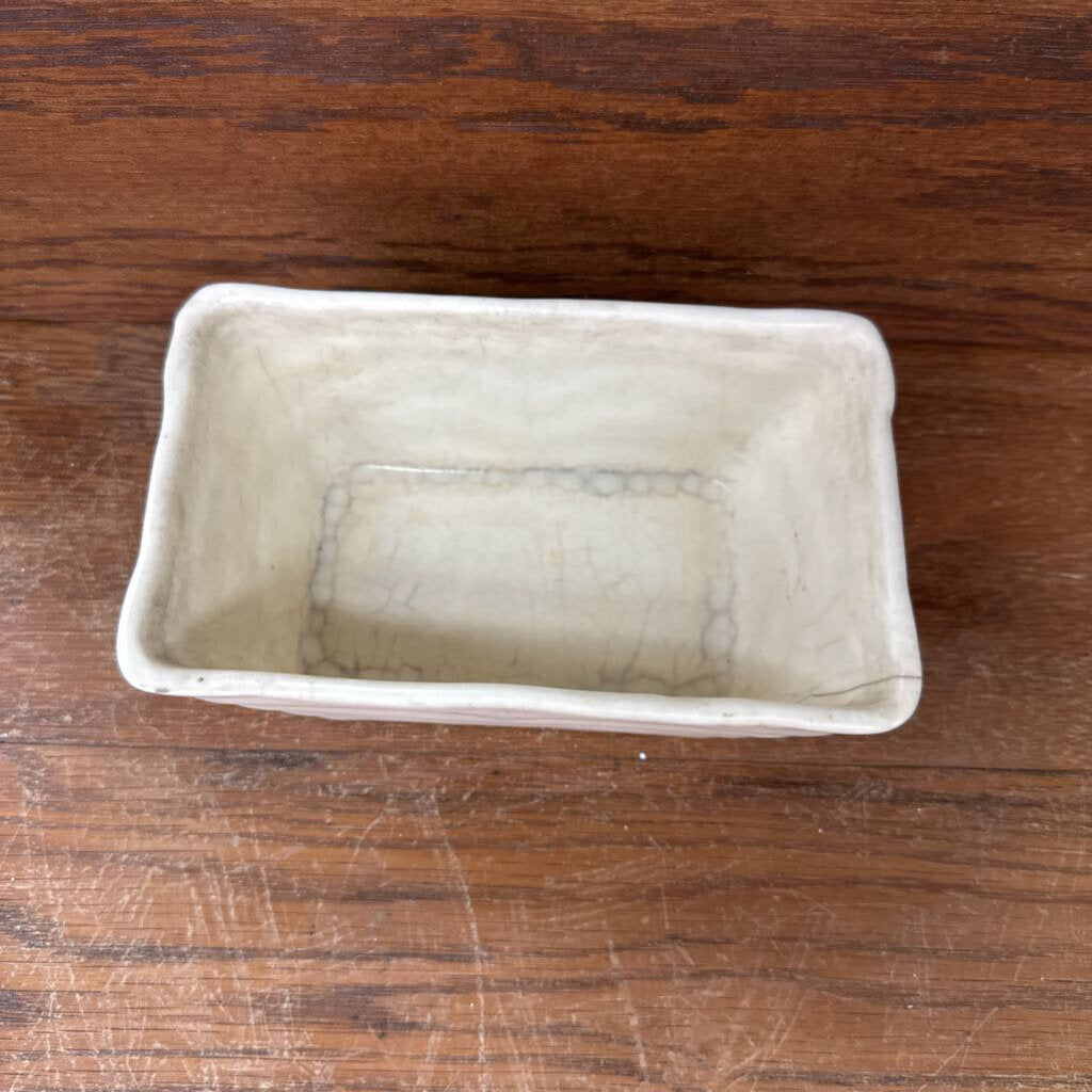 CERAMIC WAVY PLANTER