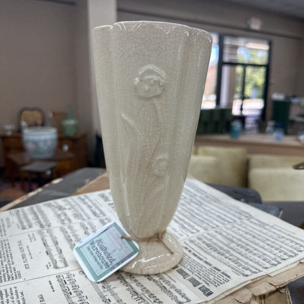 POTTERY VASE WITH CRACKLE FINISH