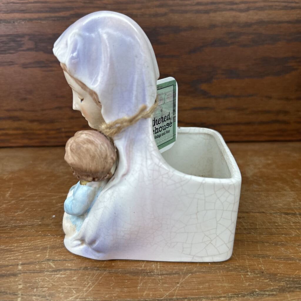 NAPCOWARE MADONNA AND CHILD CERAMIC PLANTER