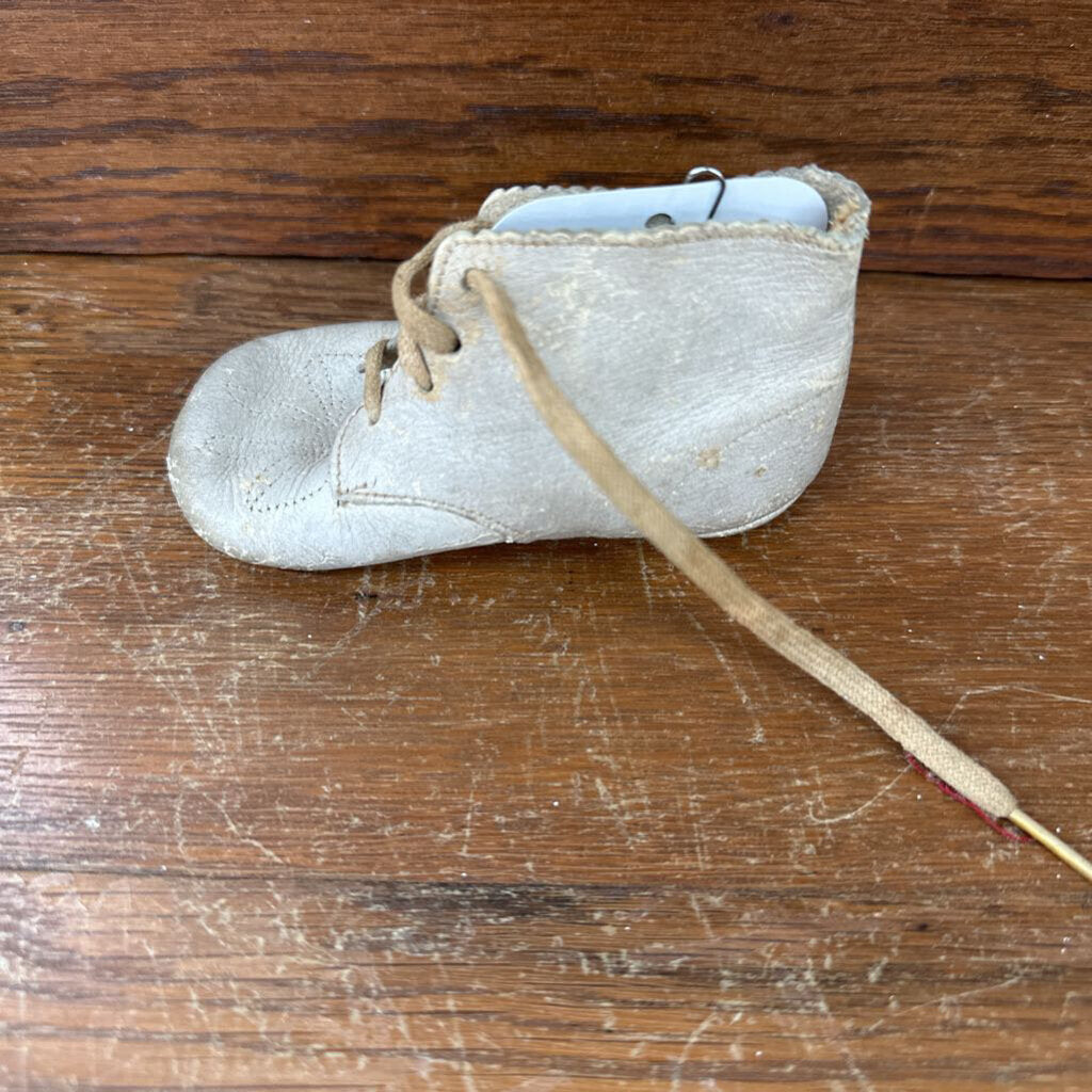 LEATHER BABY SHOE