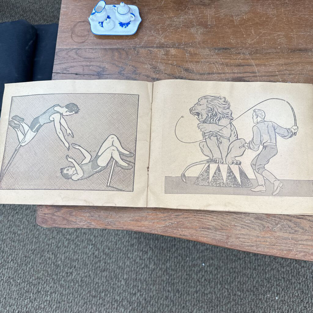 LUCKY FIND PAINTING BOOK CIRCA 1950'S