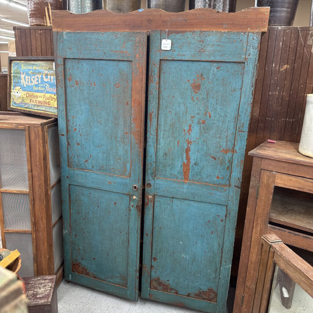 PRIMITIVE CABINET