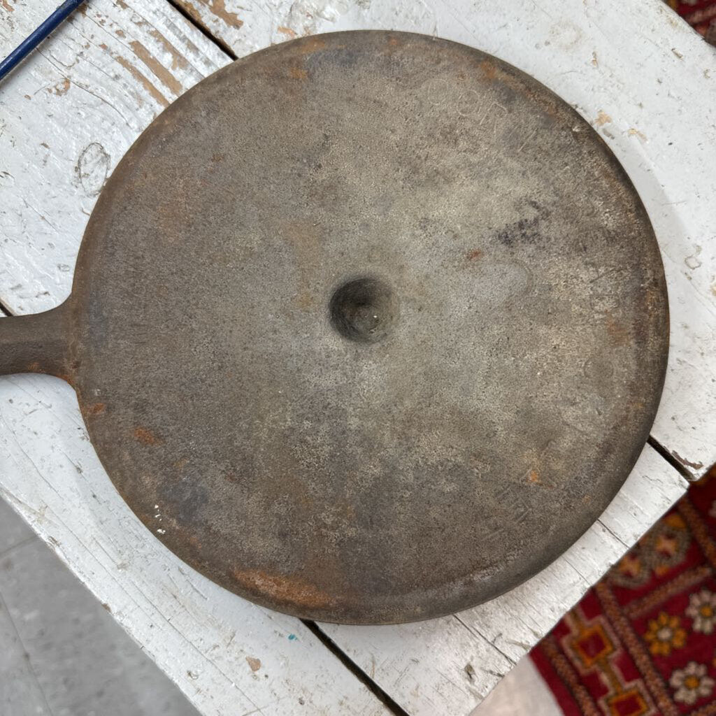 CAST IRON CORNBREAD SKILLET