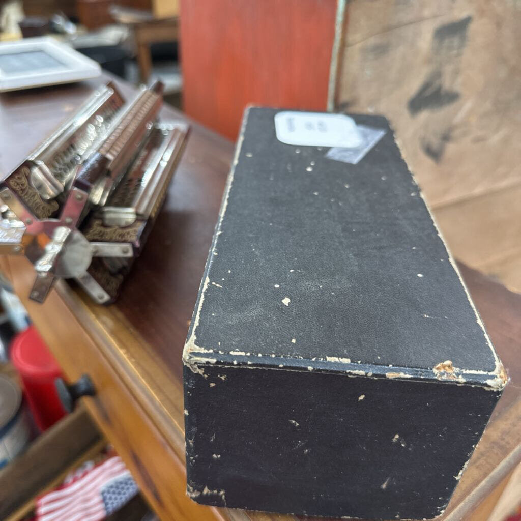 VINTAGE HOHNER SEXTET MULTI-KEY TREMOLO HARMONICA IN ORIGINAL BOX