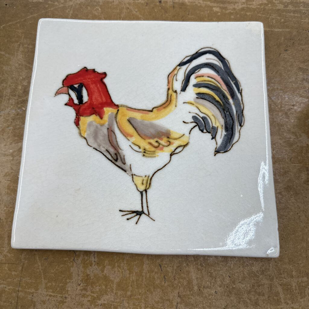 CERAMIC TRIVET WITH ROOSTER