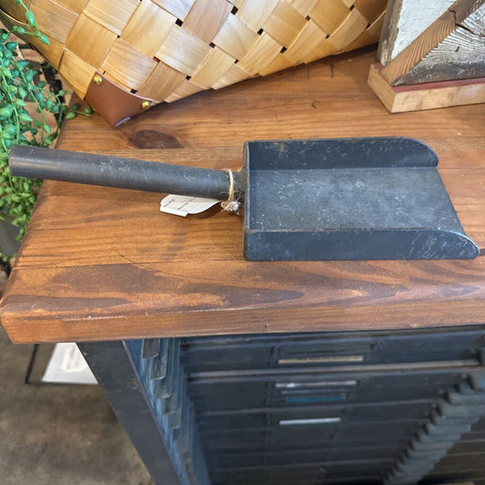 METAL SCOOP FOR FIREPLACE ASHES