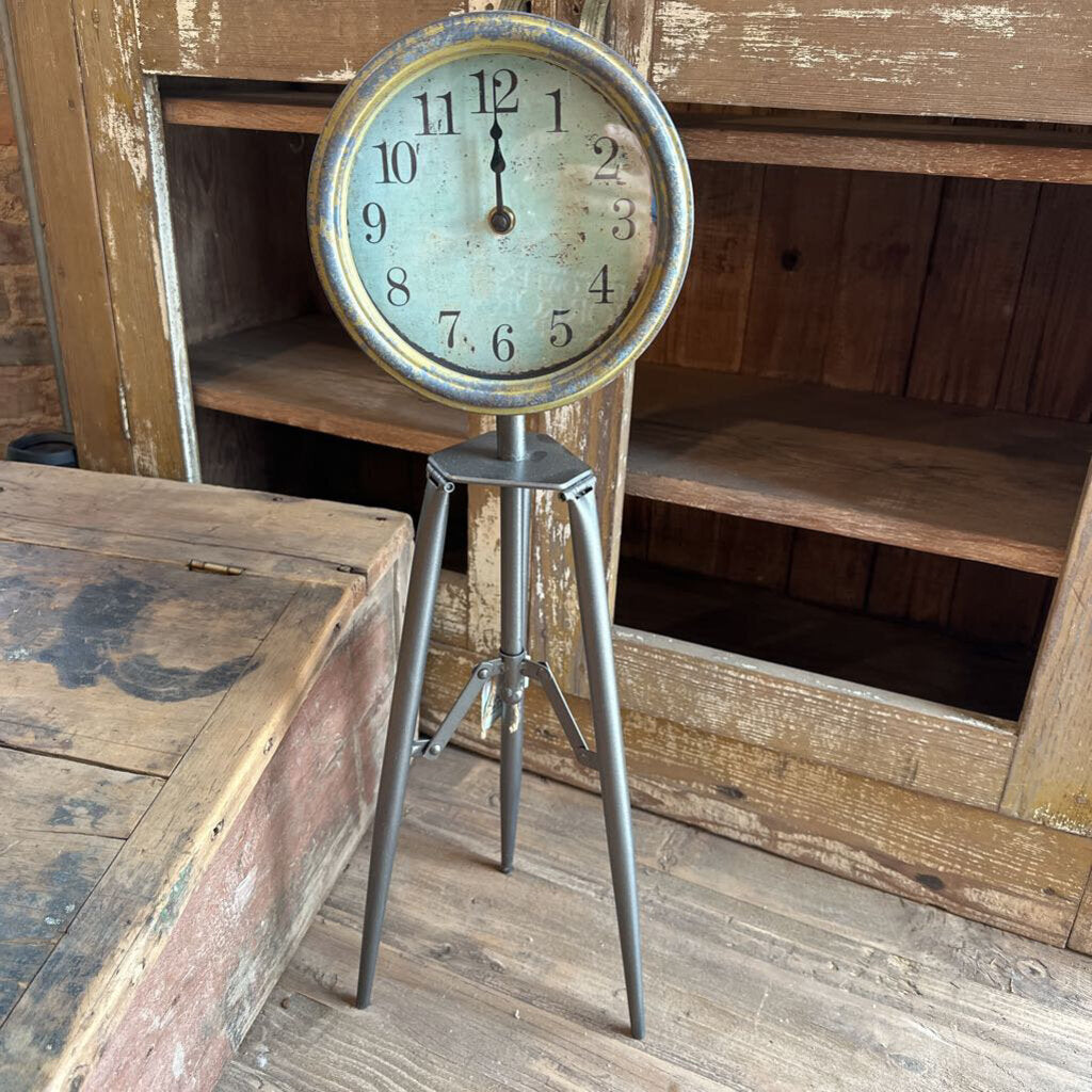 TELESCOPE TRIPOD CLOCK