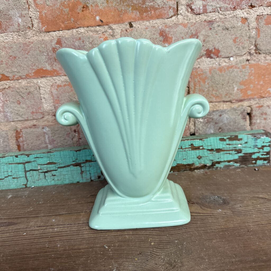 VINTAGE STYLE FLORIST VASE