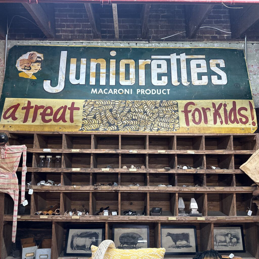 JUNIORETTE SIGN