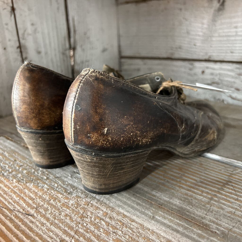 WOMEN’S VICTORIAN SHOES