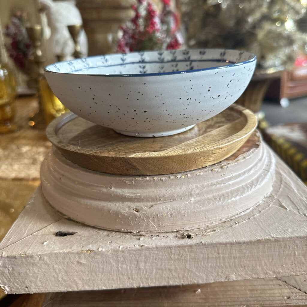 DEBOSSED PATTERN BOWL