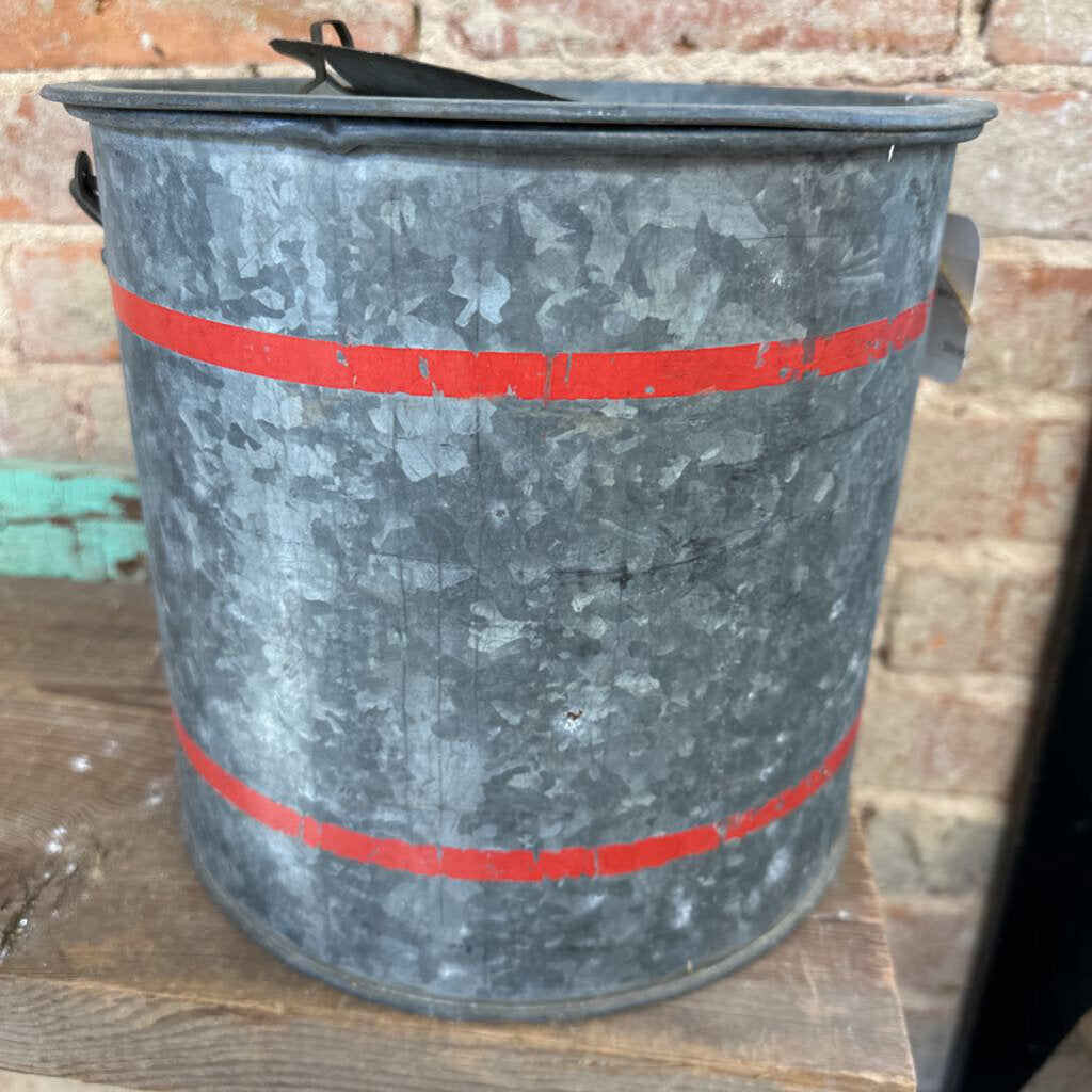 MINNOW BUCKET