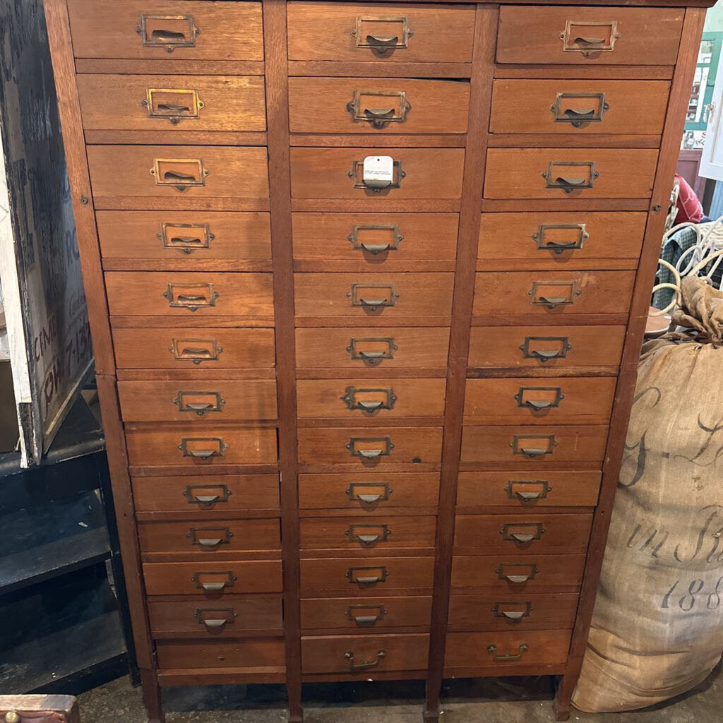 OAK ARTICLE CABINET