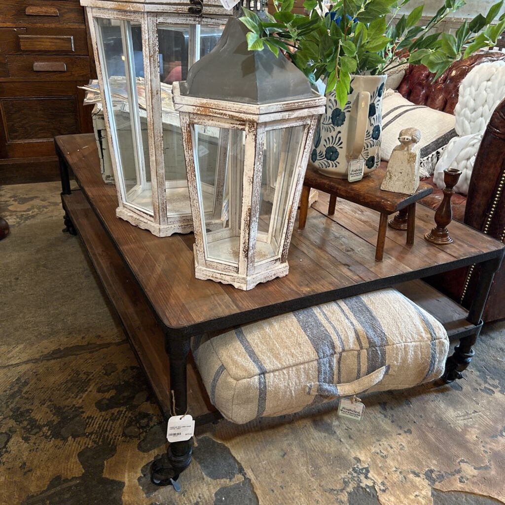 RECLAIMED WOOD COFFEE TABLE