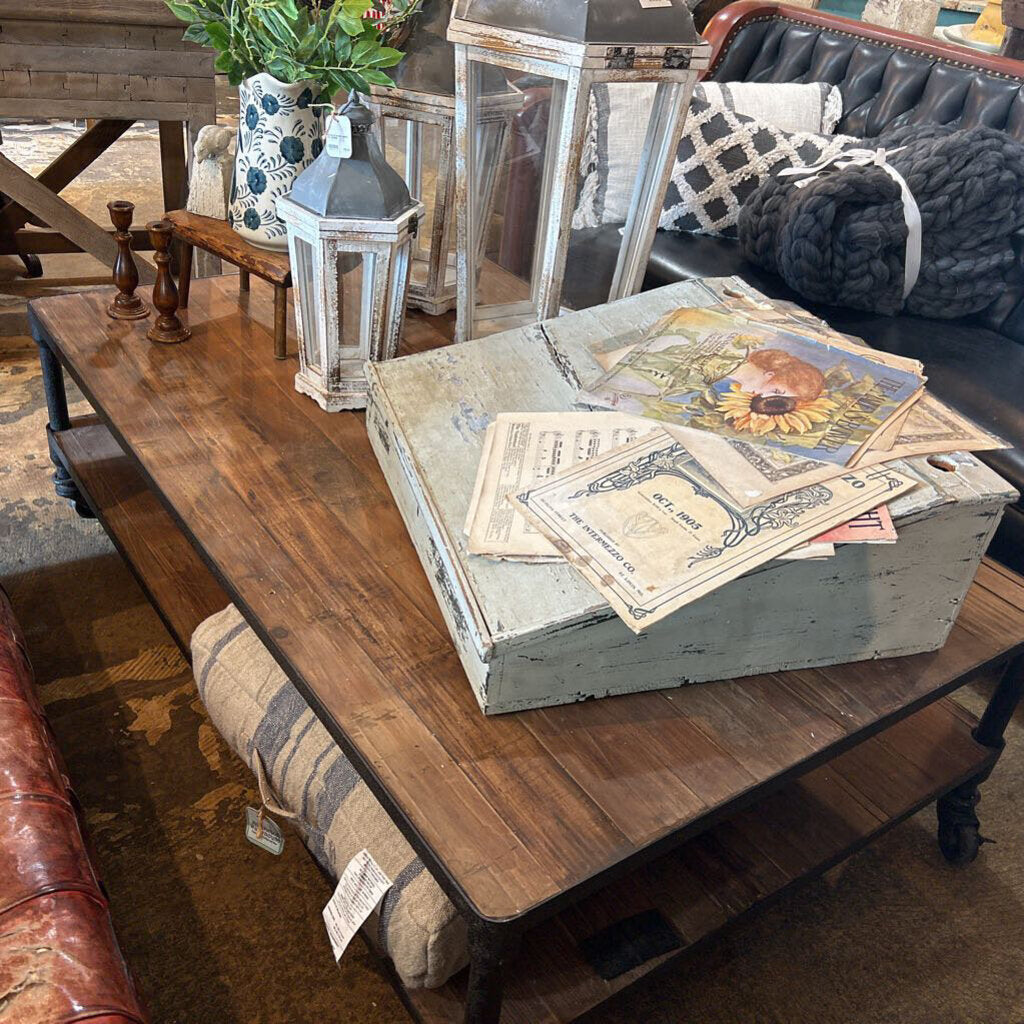 RECLAIMED WOOD COFFEE TABLE